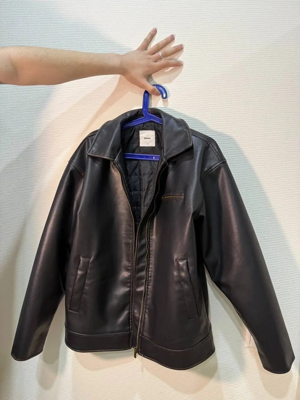 Кожаная куртка, размер S - Верхняя одежда (Одежда) в Казань