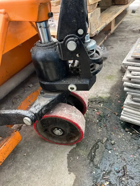 Телевизор TOSHIBA, водонагреватель Haier, барные стулья, рохля - Продукты питания в Казань