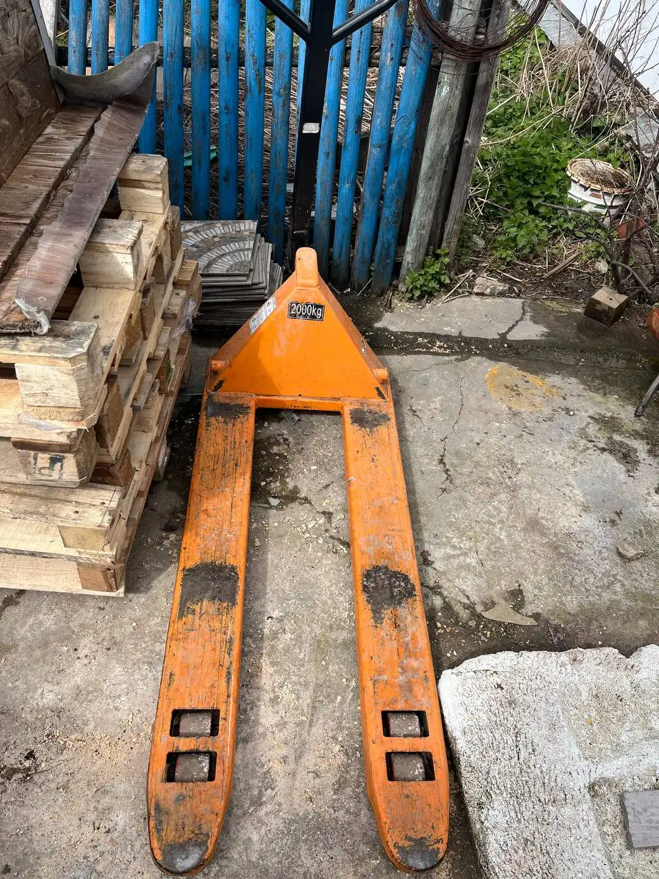 Телевизор TOSHIBA, водонагреватель Haier, барные стулья, рохля - Барахолка в Казань