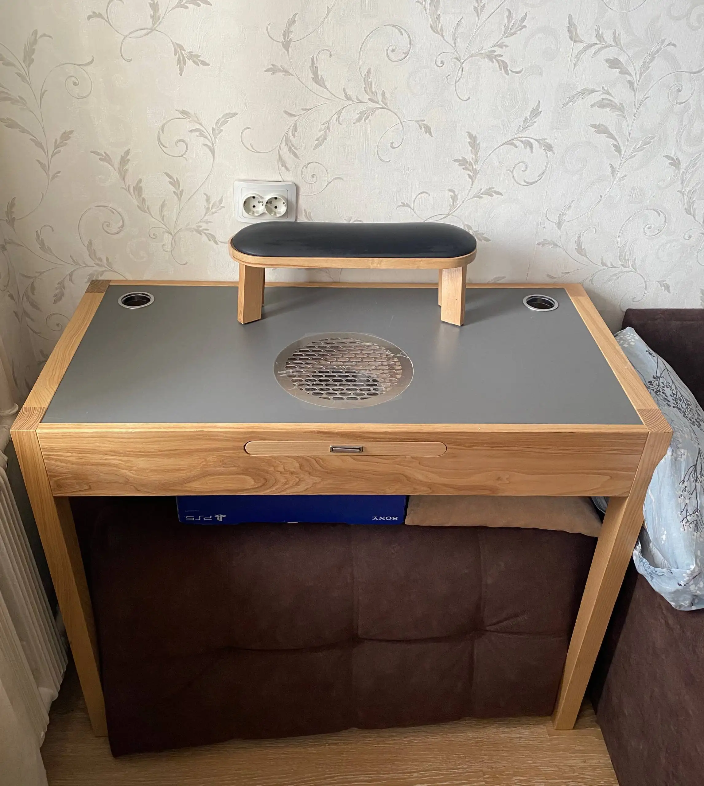 Маникюрный стол Wood.star - Красота и здоровье (Услуги) в Казань