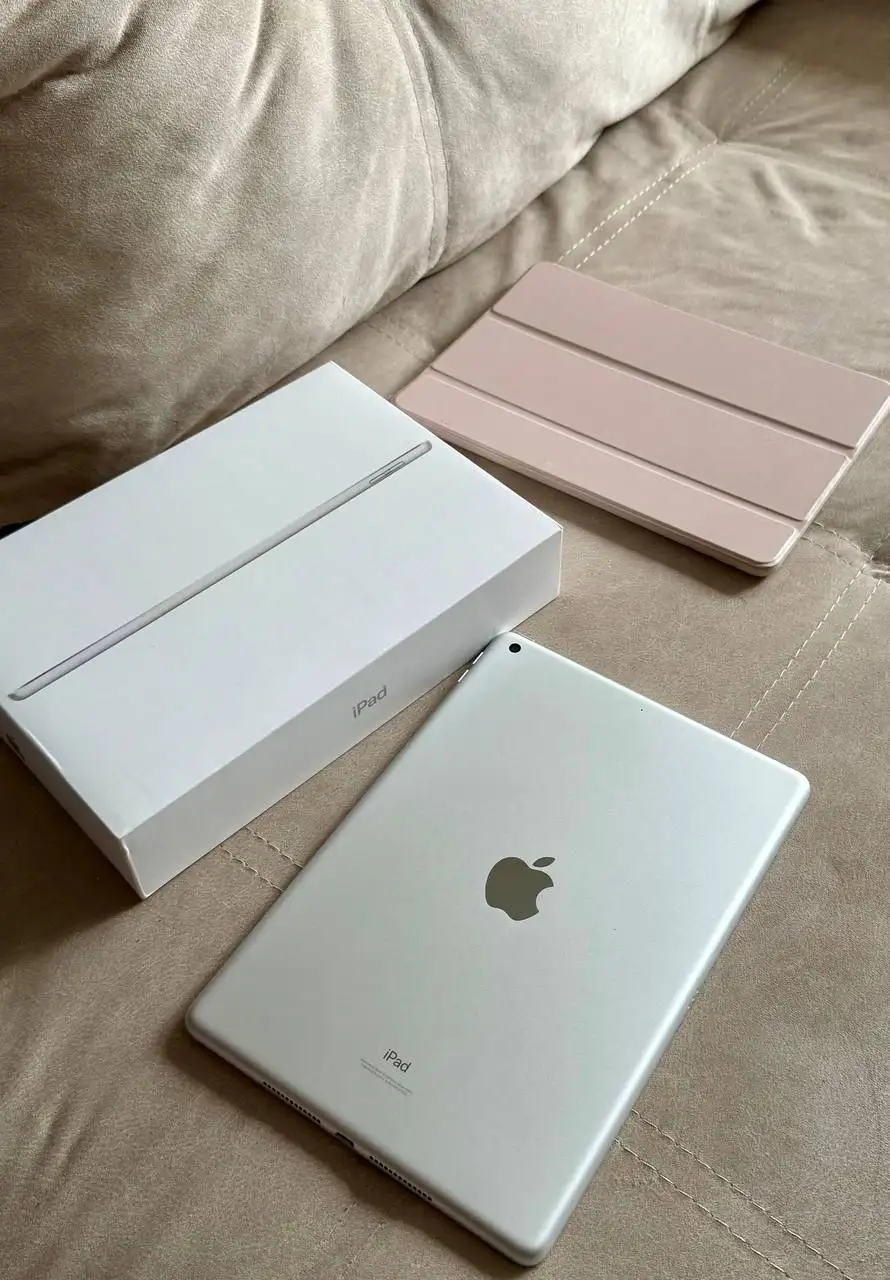 iPad 9, Silver, 64 гб в идеальном состоянии - Планшеты (Электроника) в Казань