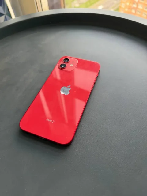 iPhone 12 64GB Red - Видеокарты в Казань