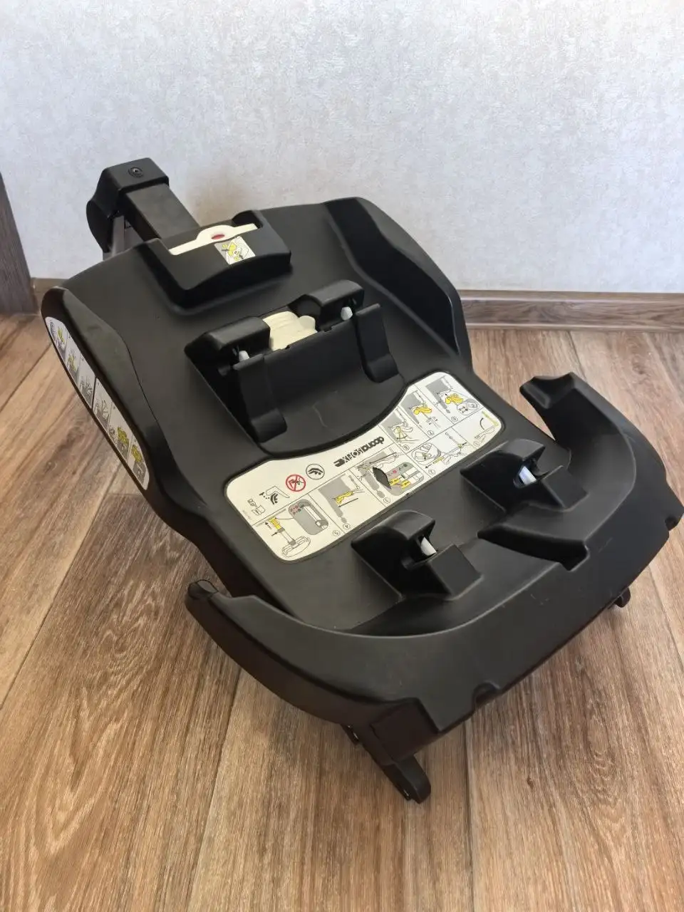 Коляска-автокресло Doona с базой isofix - Коляски и автокресла (Товары для детей) в Казань