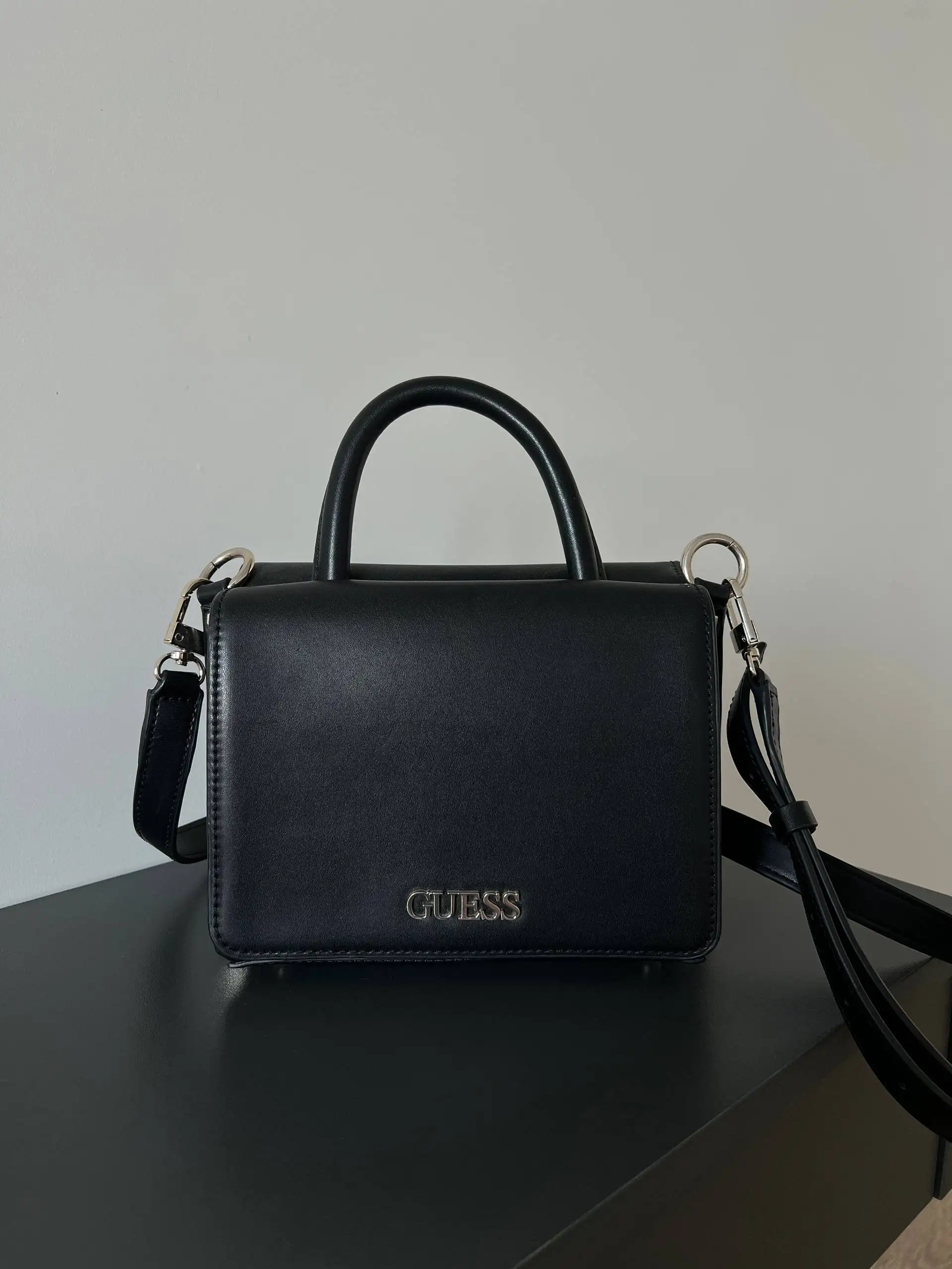 Сумка Guess в отличном состоянии - Аксессуары (Одежда) в Казань