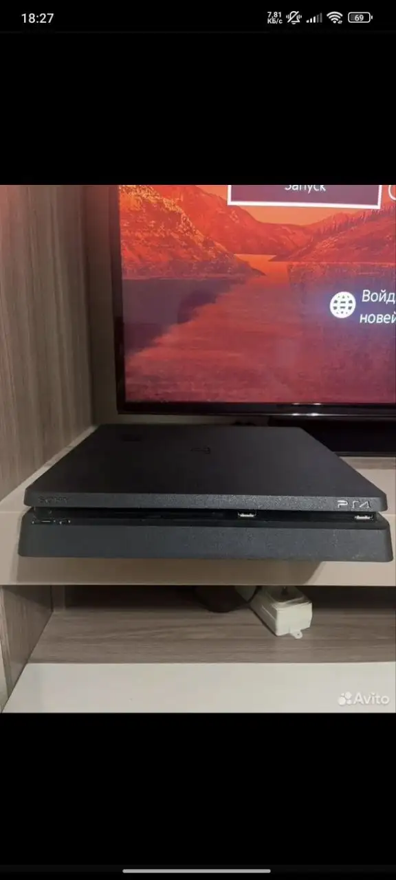 PlayStation 4 Slim 1TB с 2 джойстиками и 4 играми - Игровые приставки (Хобби и отдых) в Казань