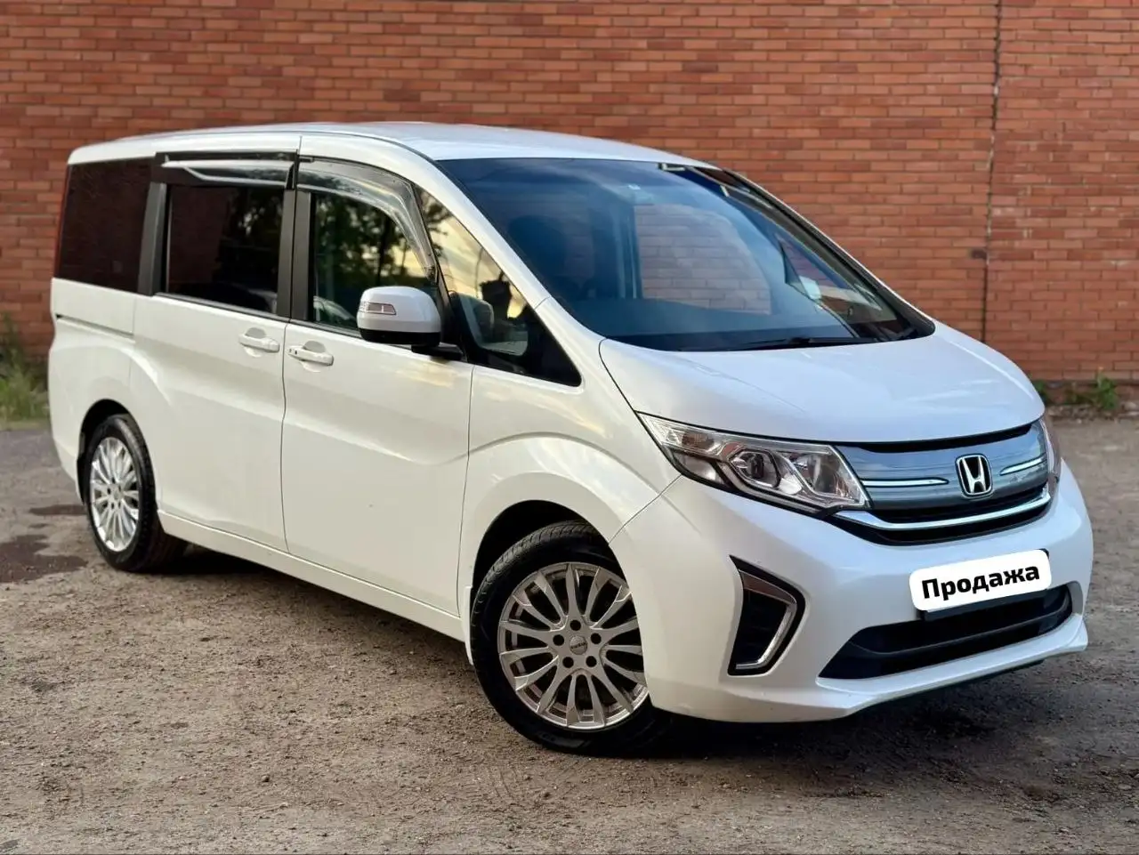 Honda STEPWGN 2015 - Минивэны (Авто) в Вятские Поляны