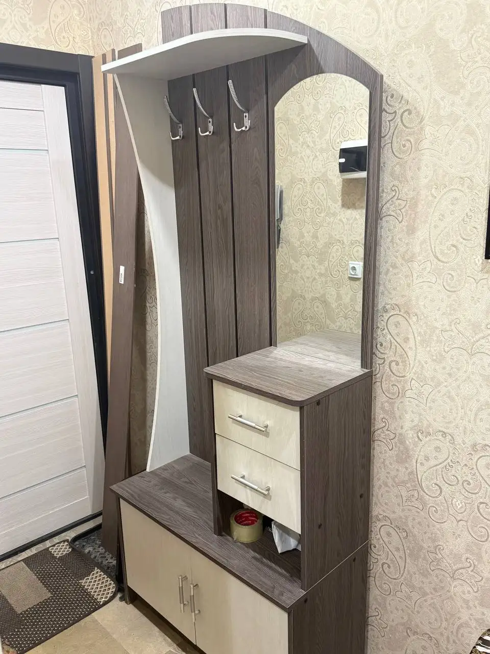 Продается прихожая в хорошем состоянии - Мебель (Для дома и дачи) в Казань