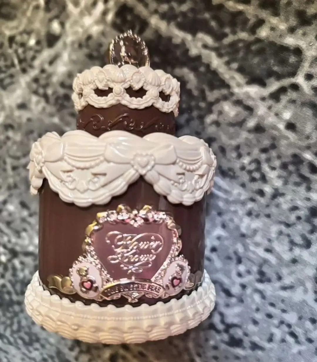 Духи розовые и коричневые - Парфюмерия (Красота и здоровье) в Казань
