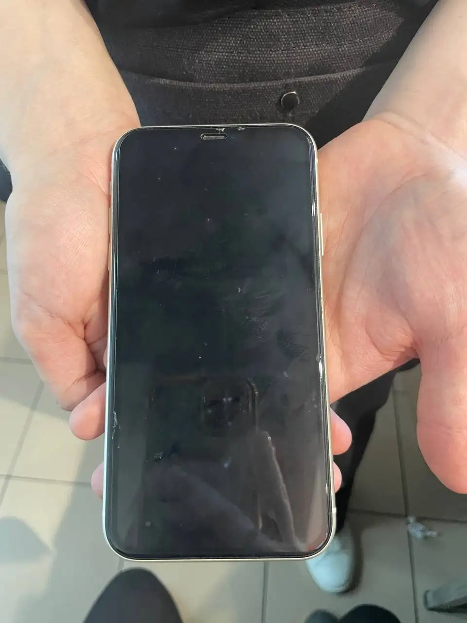 iPhone 11 128GB белый - Смартфоны (Электроника) в Казань