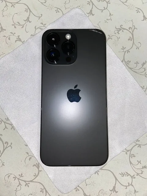 iPhone 14 Pro Max 128GB银色 背面有裂纹 - Часы в Казань