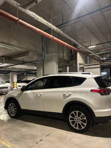Продажа Toyota RAV4 2017 - Легкові автомобілі в Казань