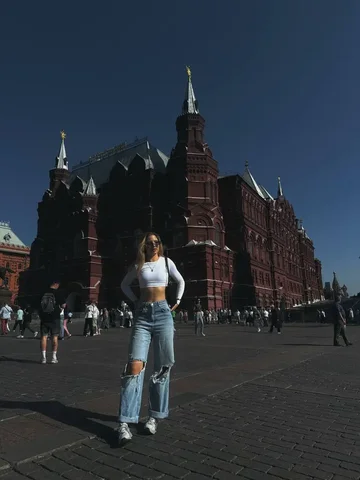 Джинсы - Платья и костюмы в Казань