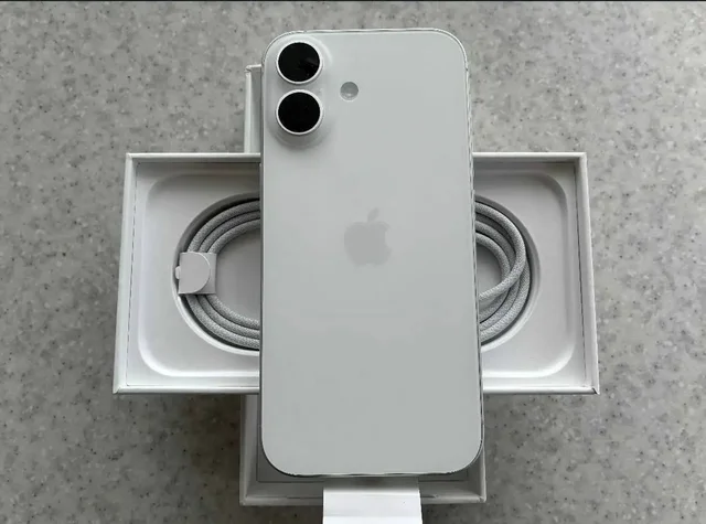 Продам iPhone 17 512GB - Кабели в Казань
