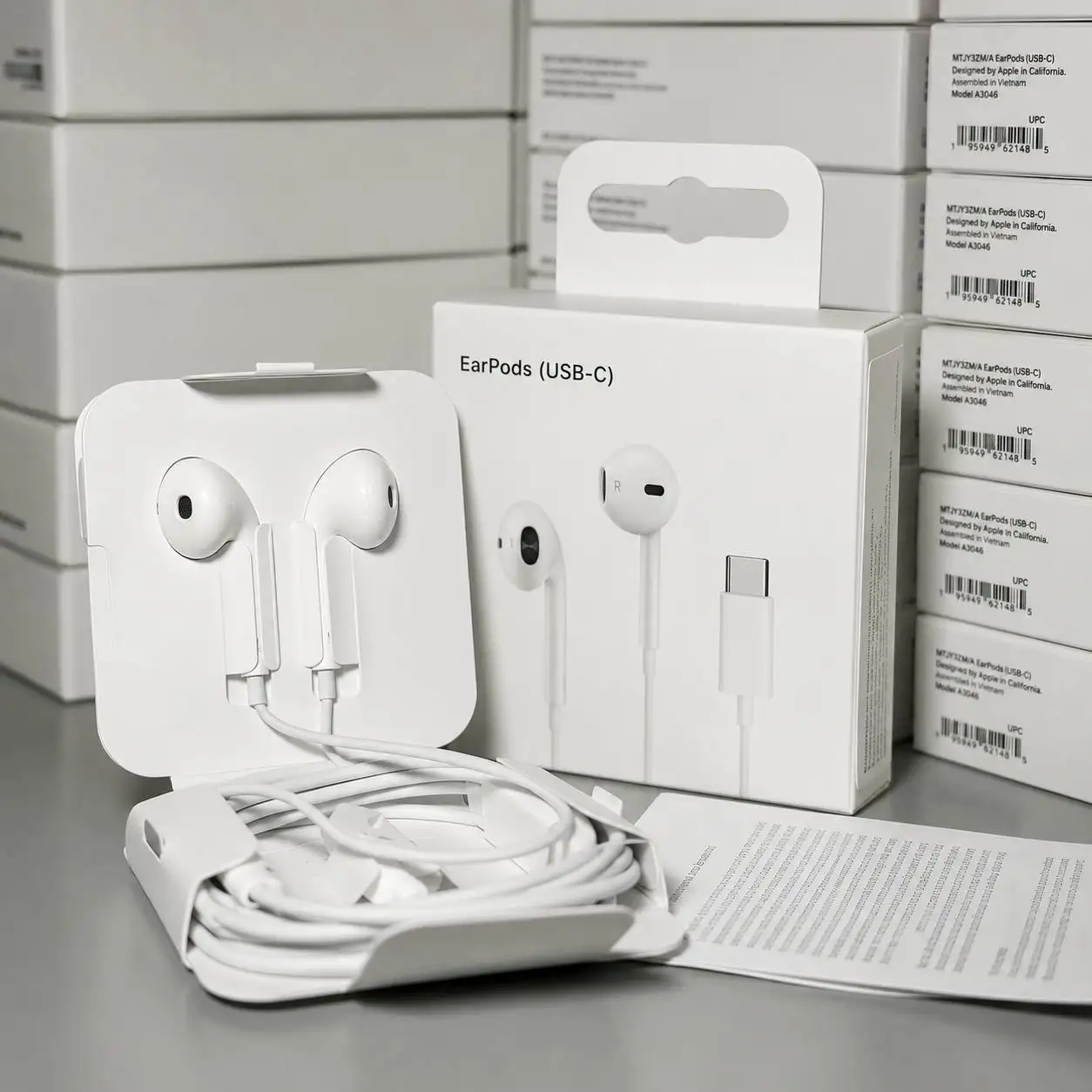 Продам EarPods USB-C новые - Аудио- и видеотехника (Электроника) в Казань