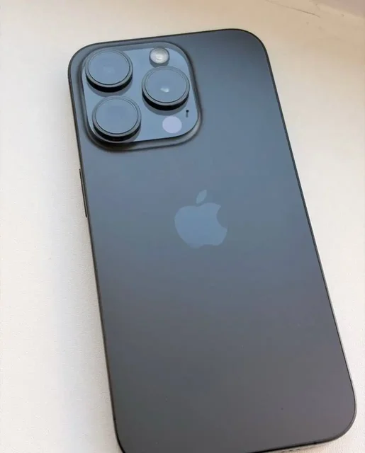 iPhone 15 Pro 128GB черный - Фены и стайлеры в Казань