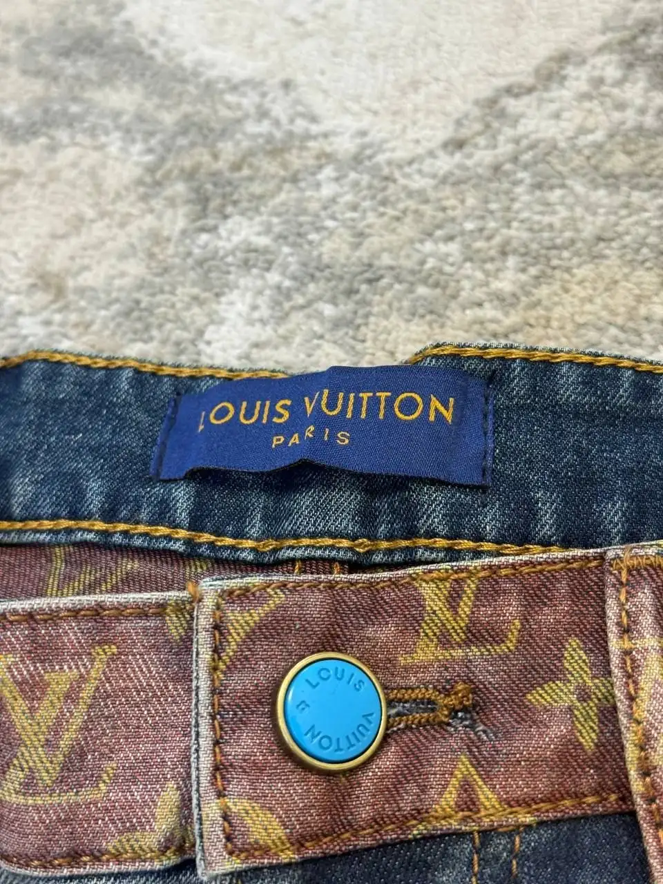 Джинсовые шорты Louis Vuitton - Шорты (Одежда) в Казань
