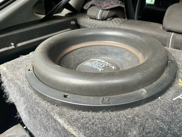 Продам сабвуфер DL Audio Phoenix Bass Machine 15 - Chevrolet в Казань