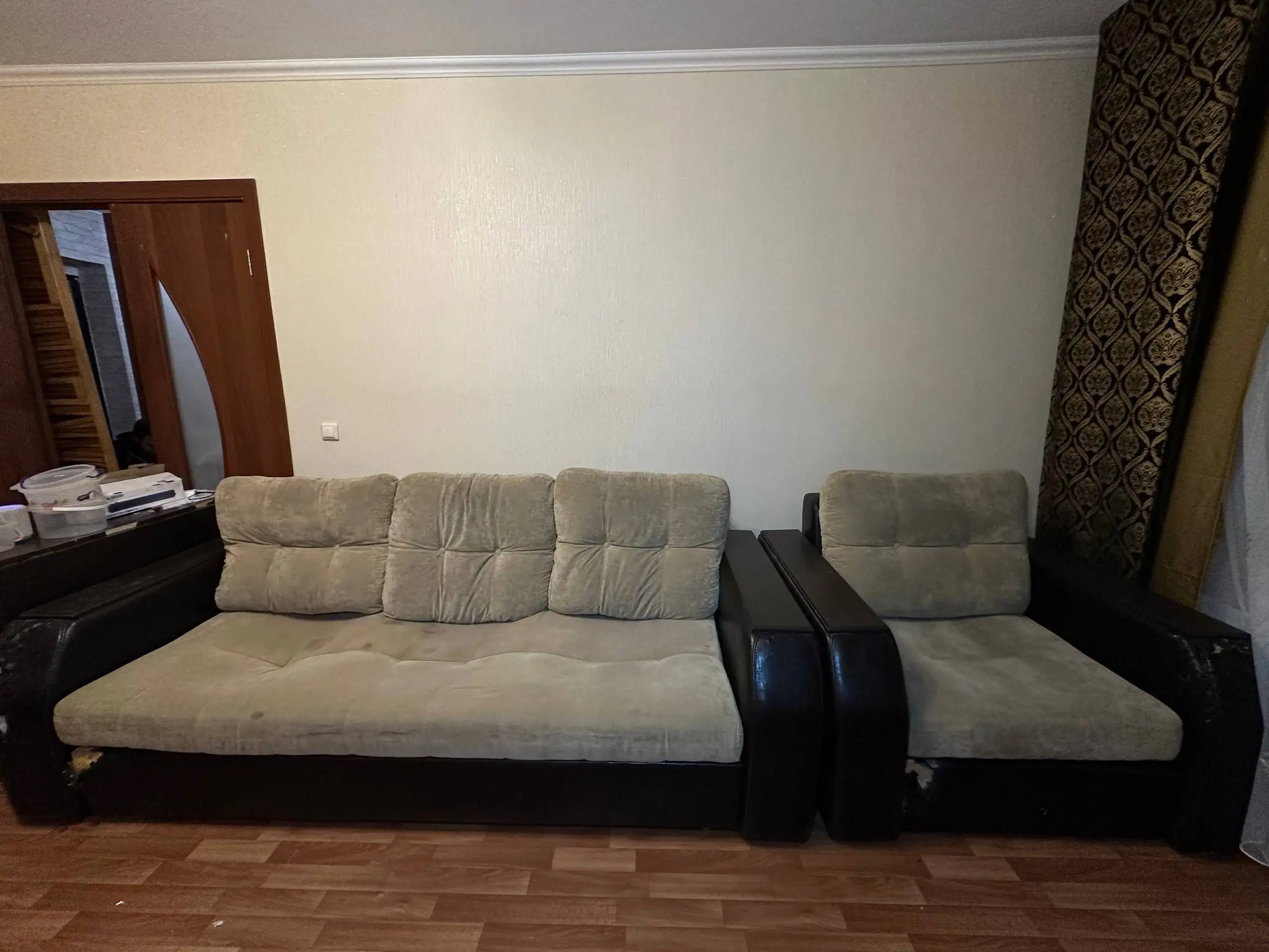 Продажа мебели: тумба, стол, диван с креслом - Мебель (Для дома и дачи) в Казань