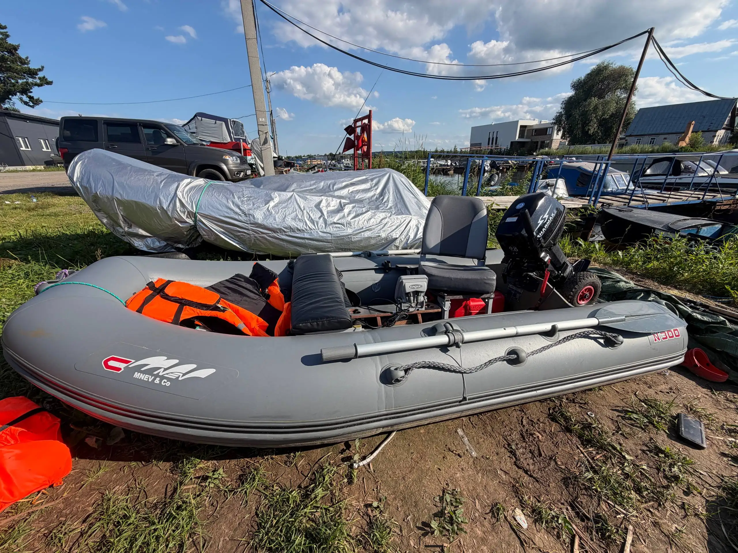 Продаю надувную ПВХ лодку с мотором Sharmax 9.8 HS - Лодки и водный транспорт (Хобби и отдых) в Казань