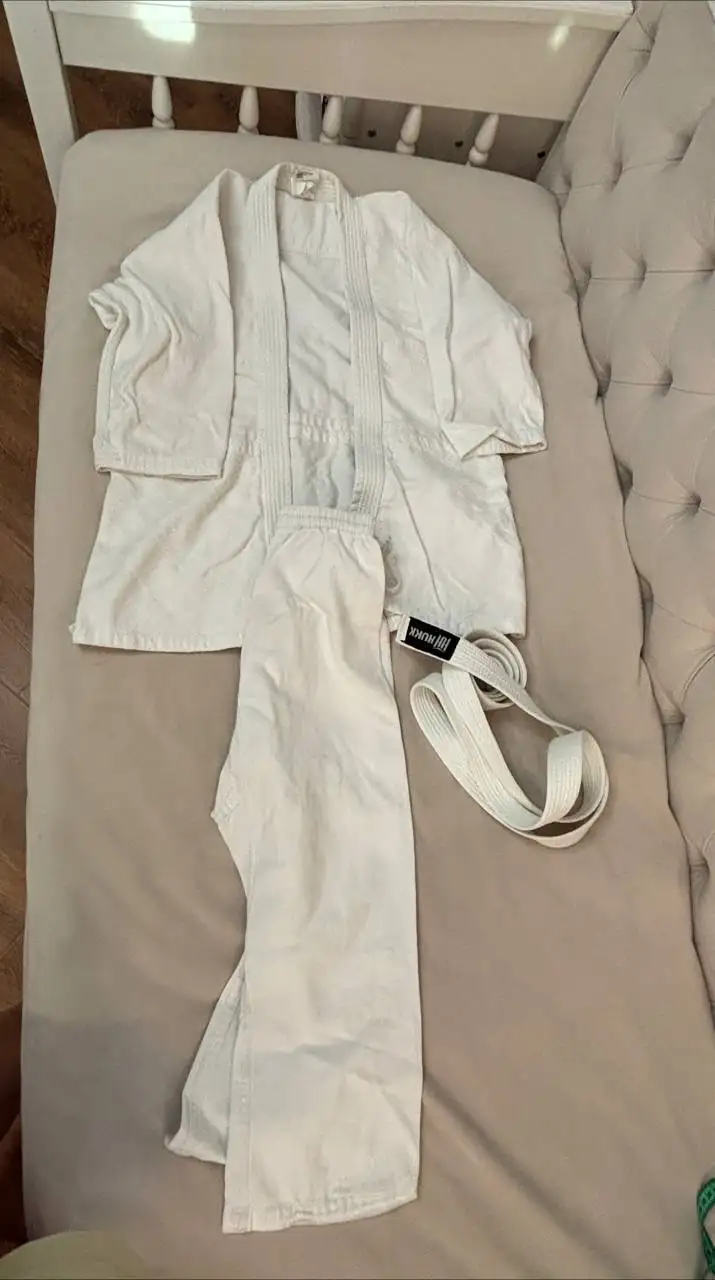Продам б/у кимоно, 135-145 - Спорт и отдых в Казань