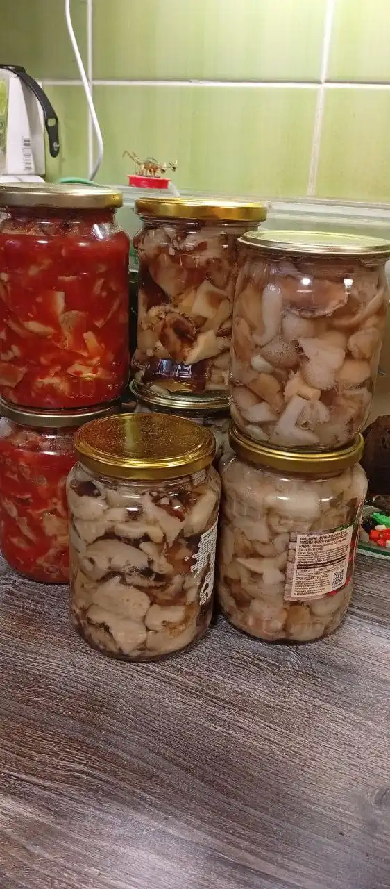 Продажа маринованных грибов: тополёвая рядовка, зеленушка, маслята
