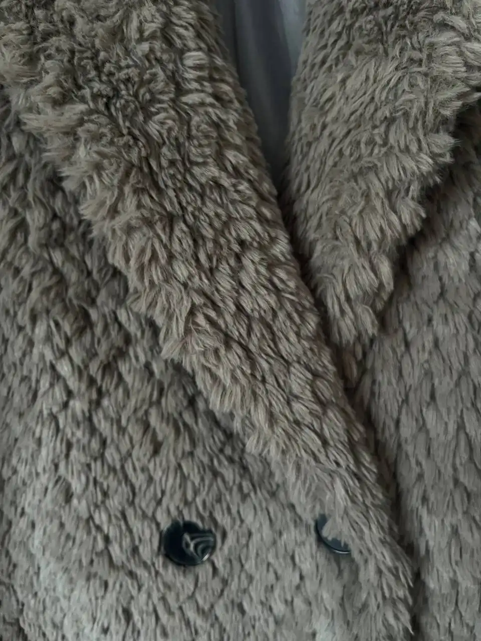 Продам шубу, модный цвет мокко, размер 42-44