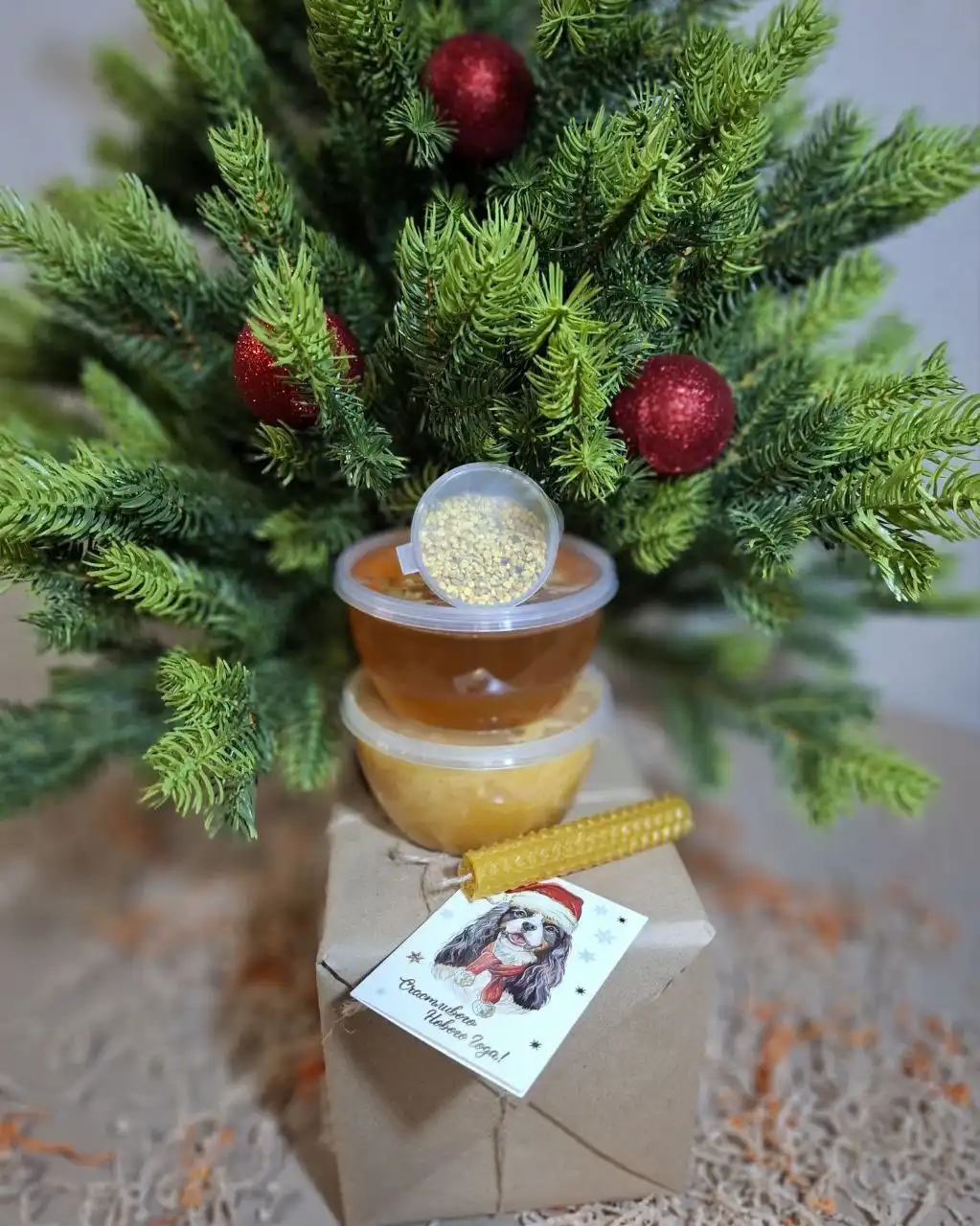 Новогодний набор мёда с подарками