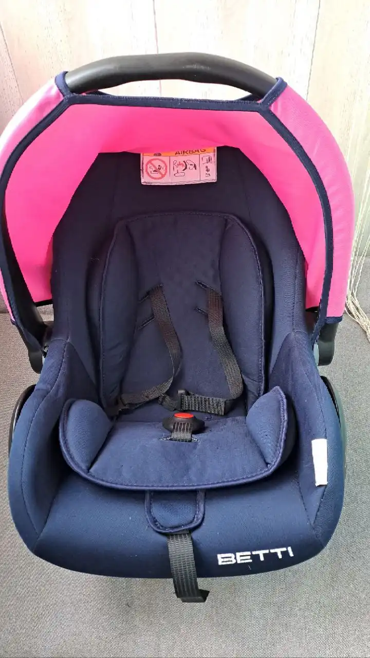 Автолюлька б/у для детей 0-13 кг