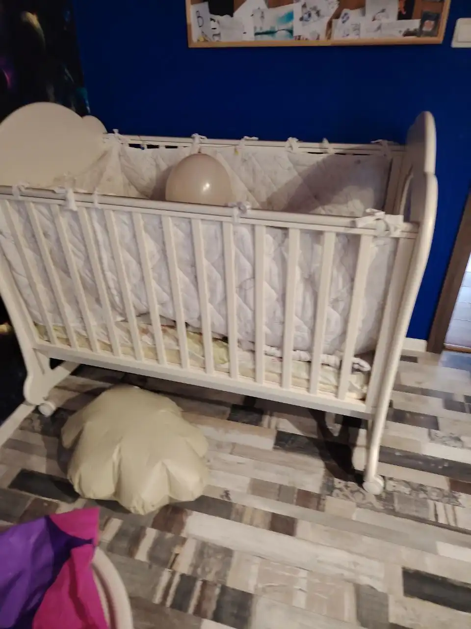 Детская кровать с матрасом и бортиками