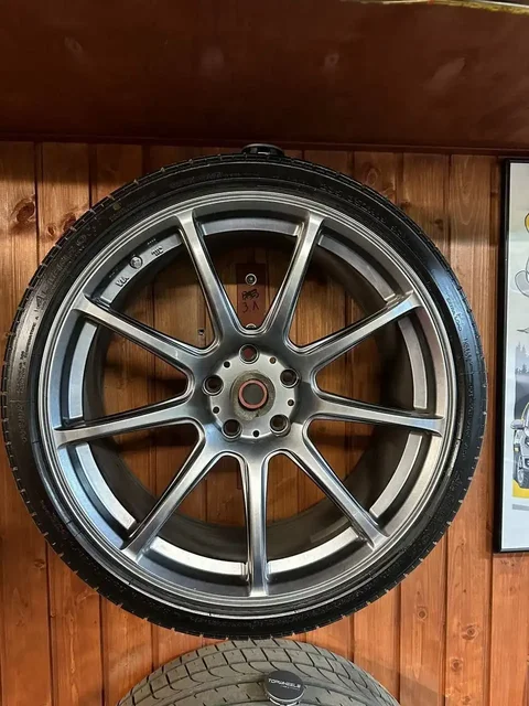 Колеса Skoda R19 с резиной 2023 года - Запчасти в Волгоград