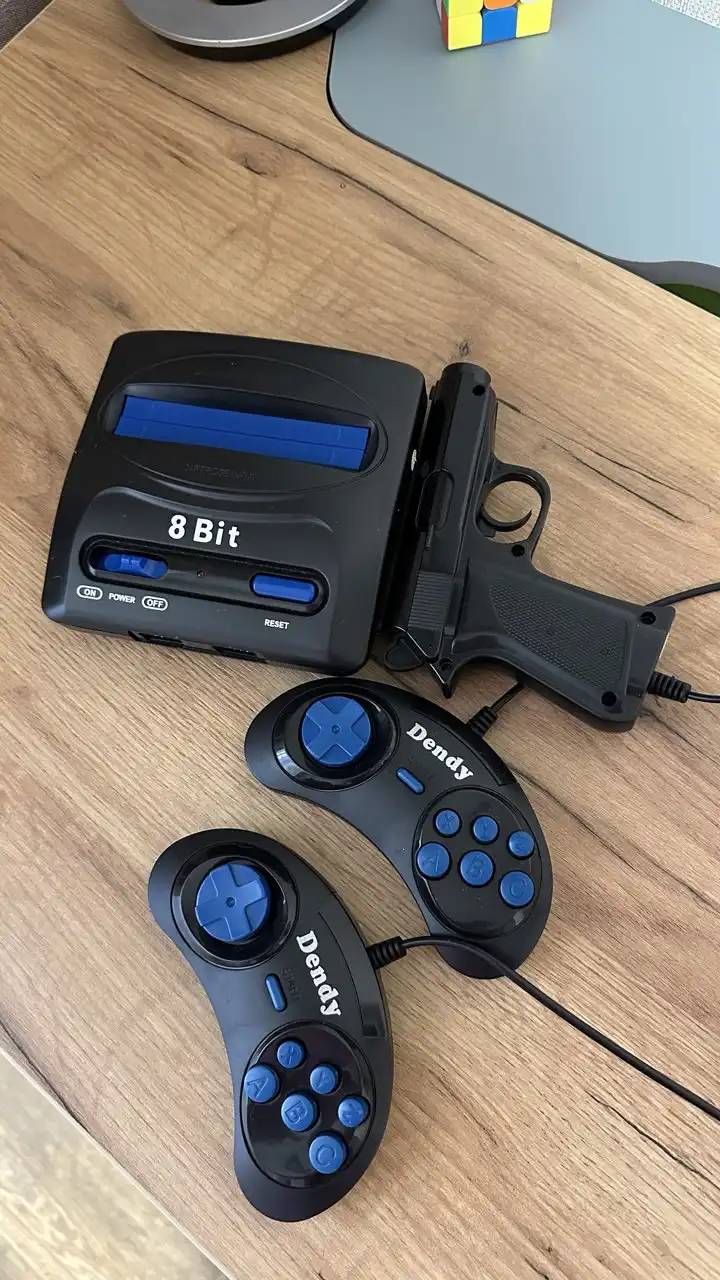 Состояние нового, игры встроенны 1000₽