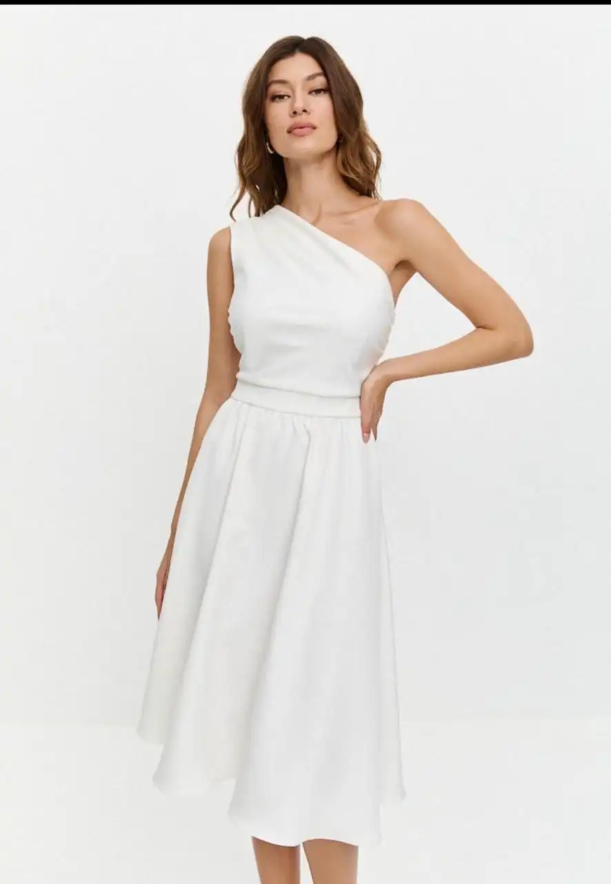 Продам вечернее платье с биркой, размер М 44/46