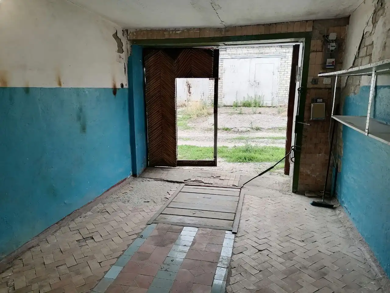 Сдам в аренду кирпичный двухуровневый гараж в ГСК-7