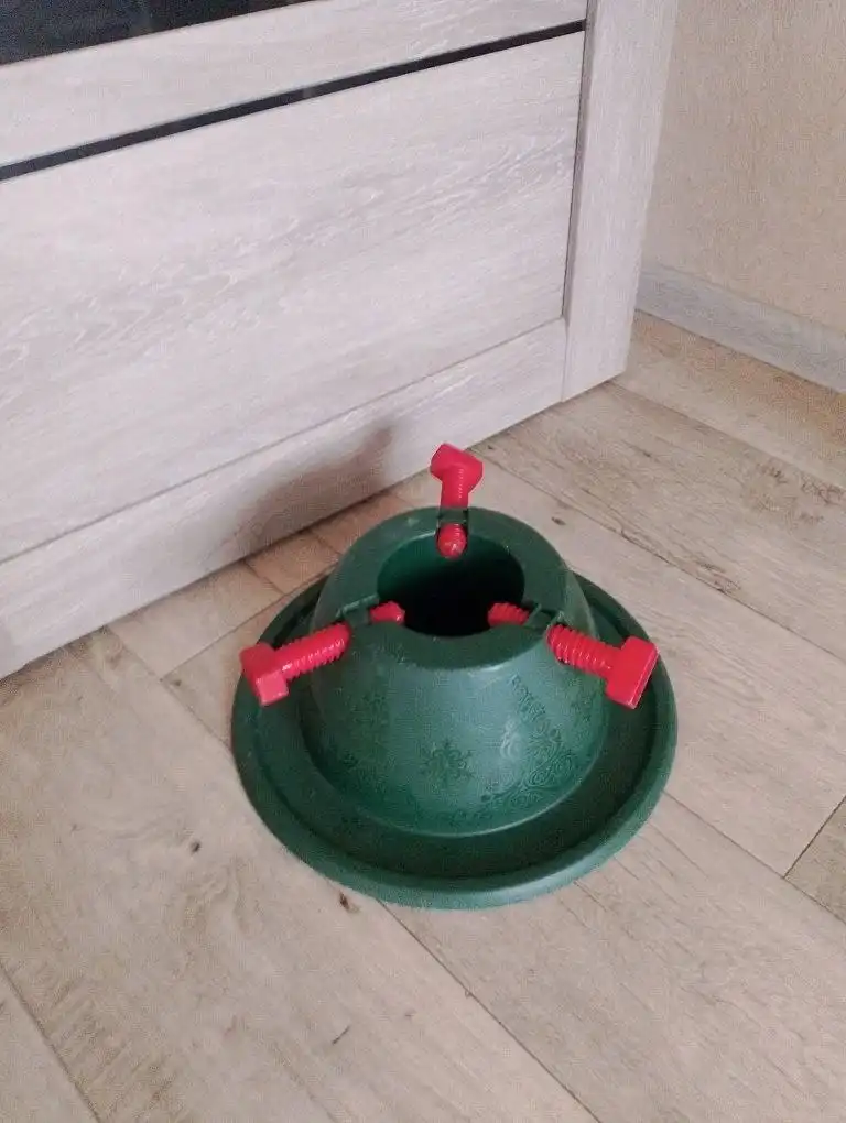 Подставка под ёлку