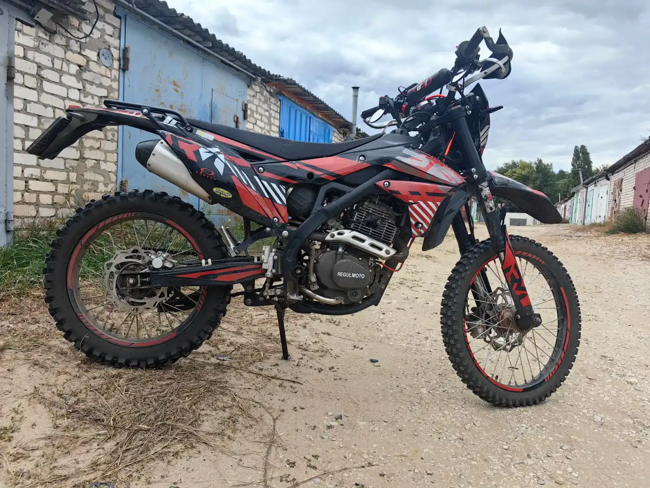 Продам полноразмерный эндуро мотоцикл Regulmoto ZR250 2022 года
