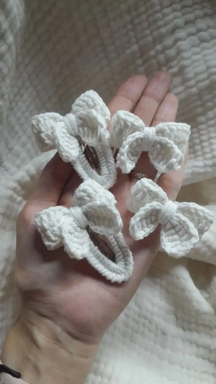 Резиночки и заколочки ручной работы