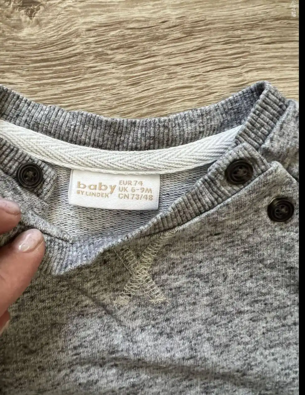 Отдам бесплатно джемпера для мальчика 6-9 мес