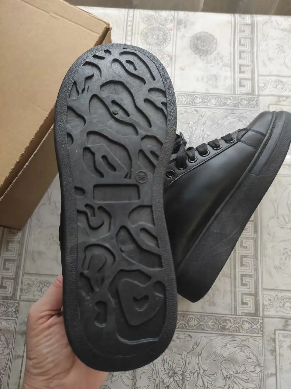 Новые полуботинки с искусственным мехом, стелька 23,5 см - Обувь (Одежда) в Волгоград