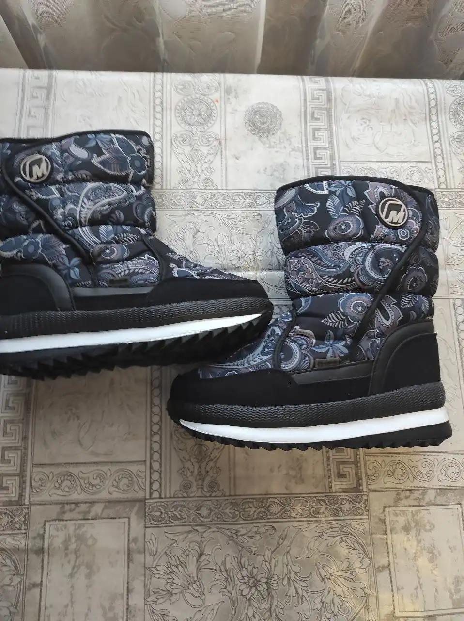 Новые сапожки дутики 36 размера - Обувь (Одежда) в Волгоград