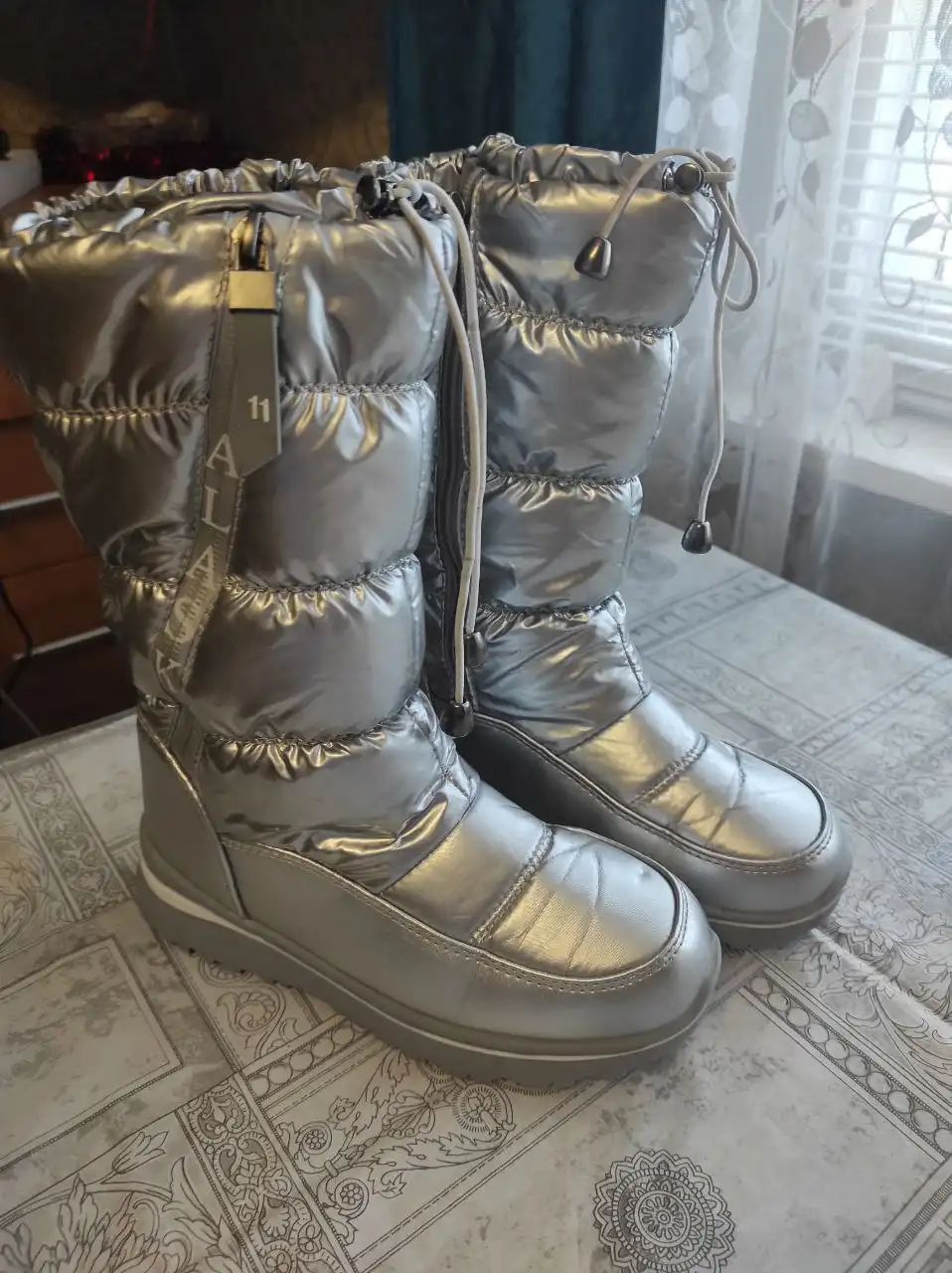 Сапоги дутики Аляска серебристые 36 размер - Обувь (Одежда) в Волгоград