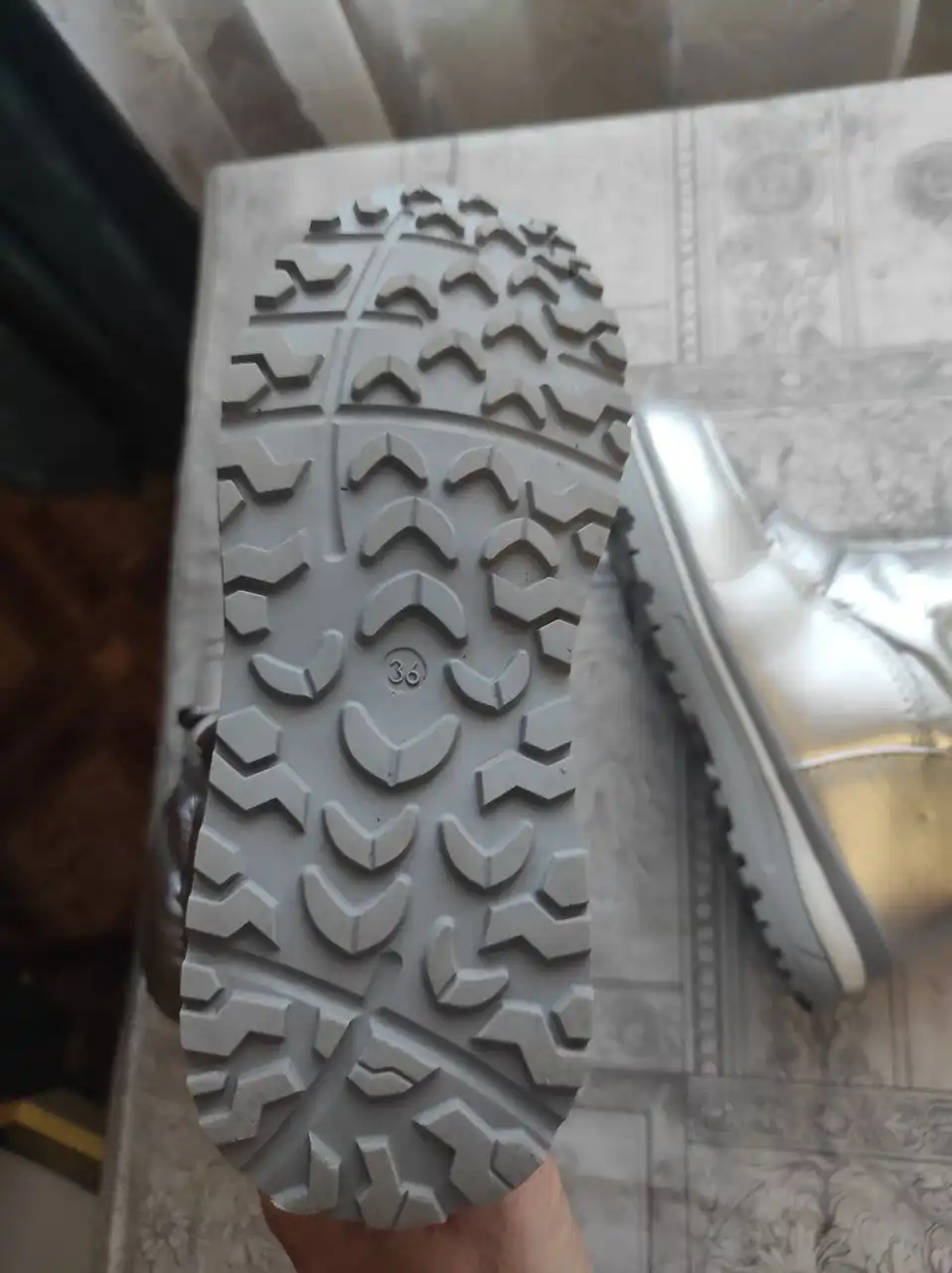 Сапоги дутики Аляска серебристые 36 размер - Обувь (Одежда) в Волгоград