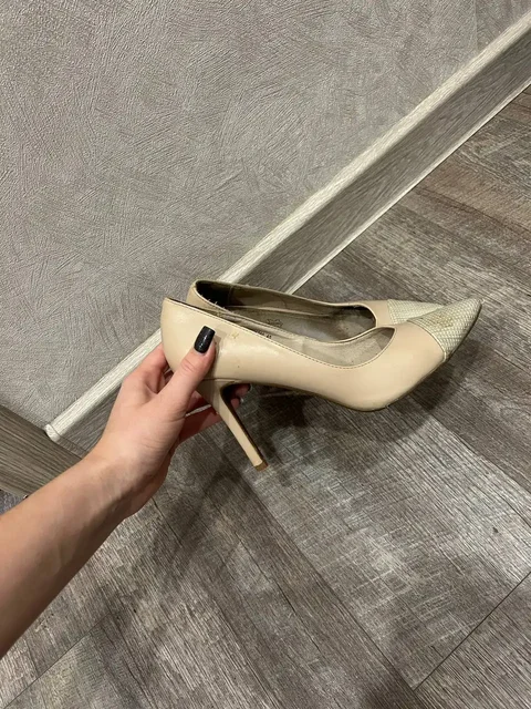 Бежевые лодочки и черные босоножки размер 40,5-41 - Ремни и пояса в Волгоград