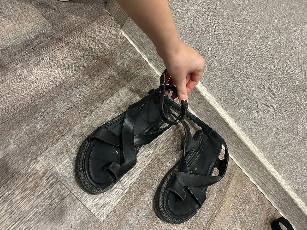 Бежевые лодочки и черные босоножки размер 40,5-41 - Обувь (Одежда) в Волгоград