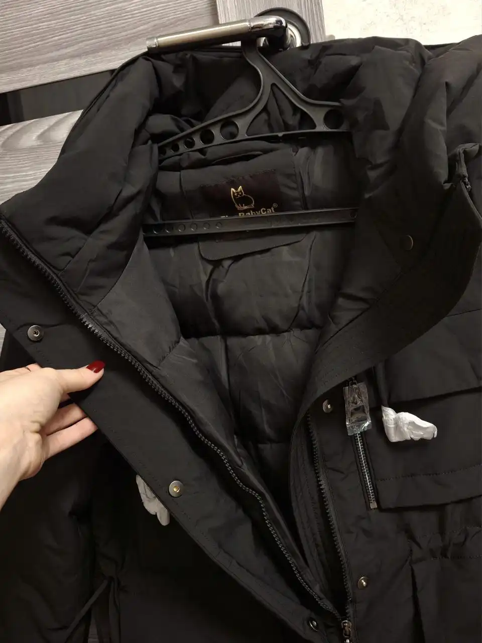 Новая зимняя куртка черного цвета размер S - Верхняя одежда (Одежда) в Волгоград