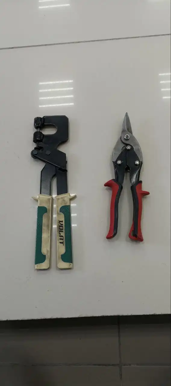 Продажа просекателя металлопрофиля и ножниц по металлу - Инструменты (Барахолка) в Волгоград