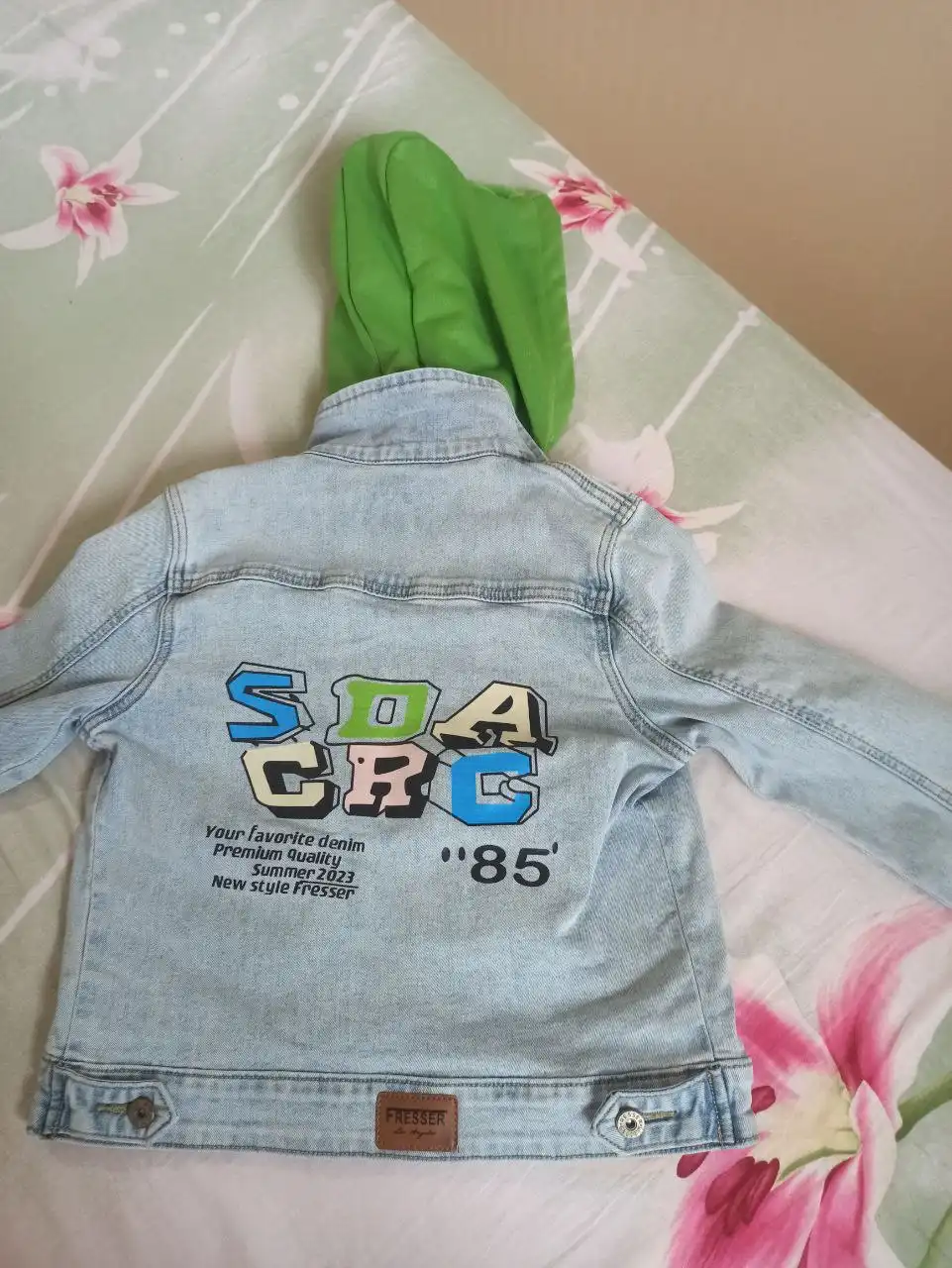 Джинсовая куртка с трикотажным съёмным капюшоном - Детская одежда (Одежда) в Волгоград