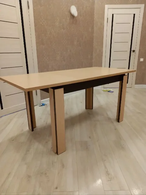 Продам обеденный стол в хорошем состоянии - Матрасы в Волгоград