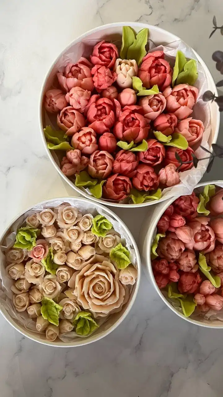 Кустовые розы и коробочки тюльпанов к 8 марта - Цветы (Хобби и отдых) в Волгоград