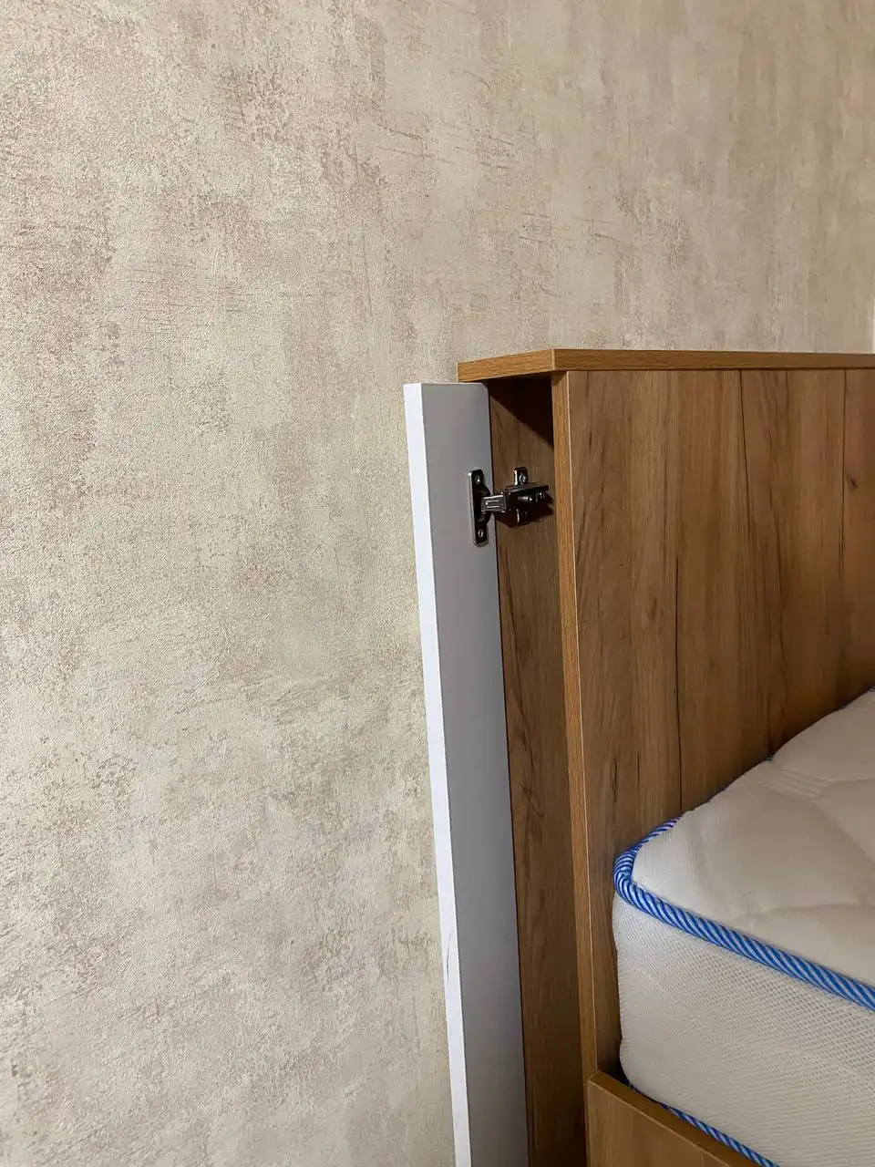 Продается кровать с матрасом - Мебель (Для дома и дачи) в Волгоград