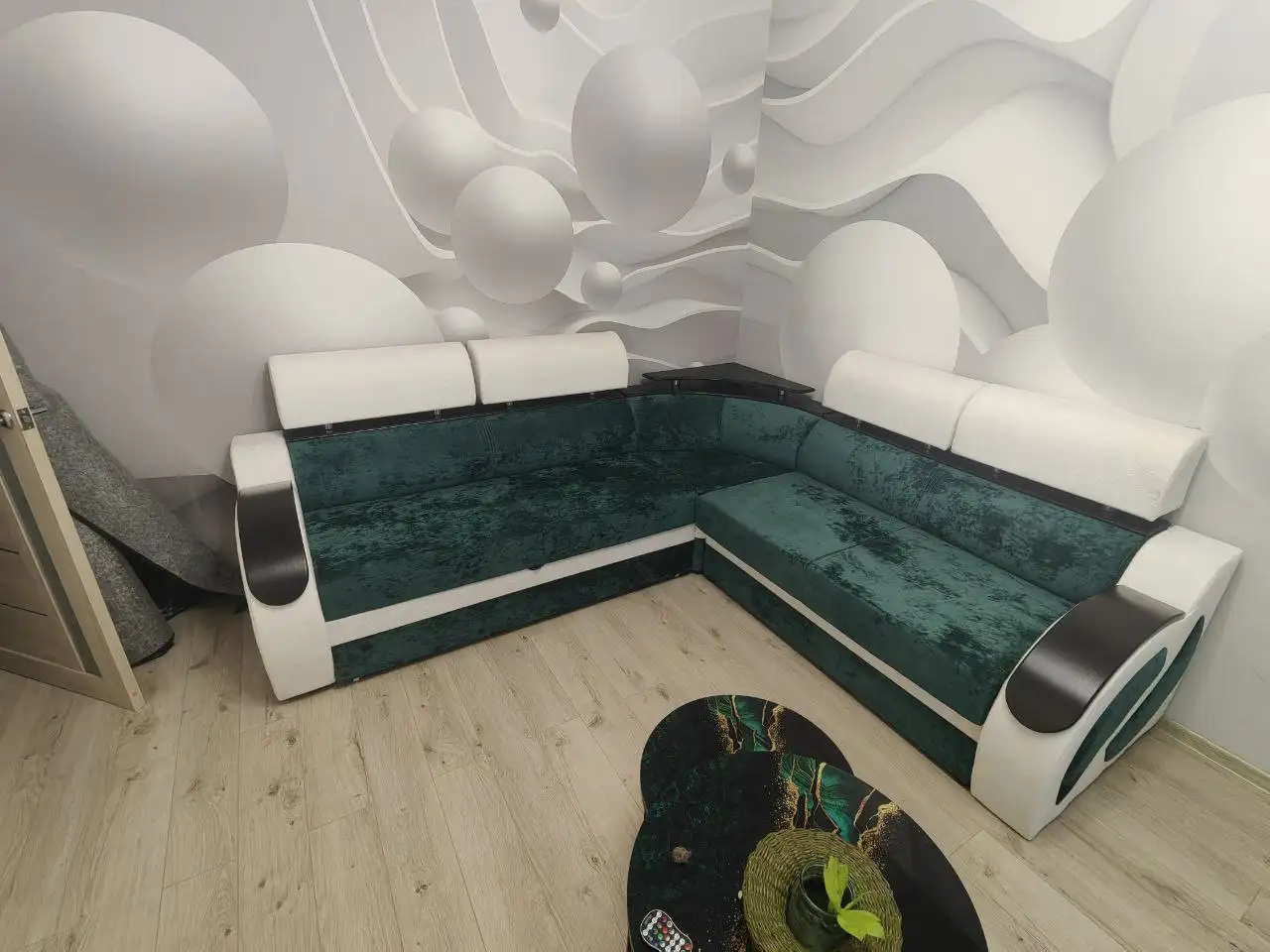 Продам угловой диван и кресло-качалку - Мебель (Для дома и дачи) в Волгоград